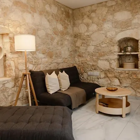 Old Luxury Stone House וילה
