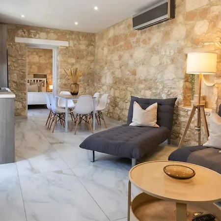 Old Luxury Stone House וילה